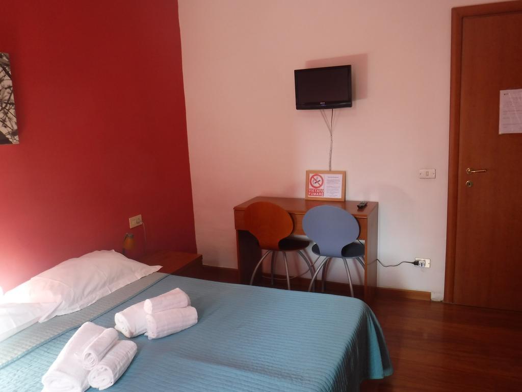 Ares Rooms Ρώμη Δωμάτιο φωτογραφία
