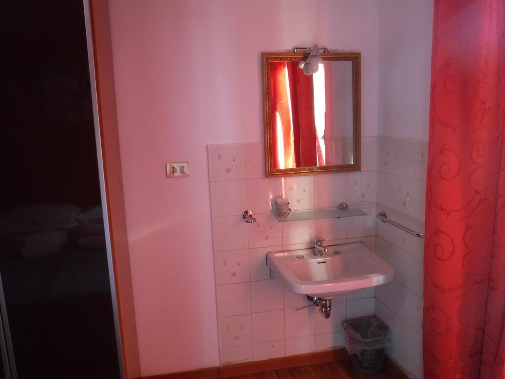 Ares Rooms Ρώμη Δωμάτιο φωτογραφία