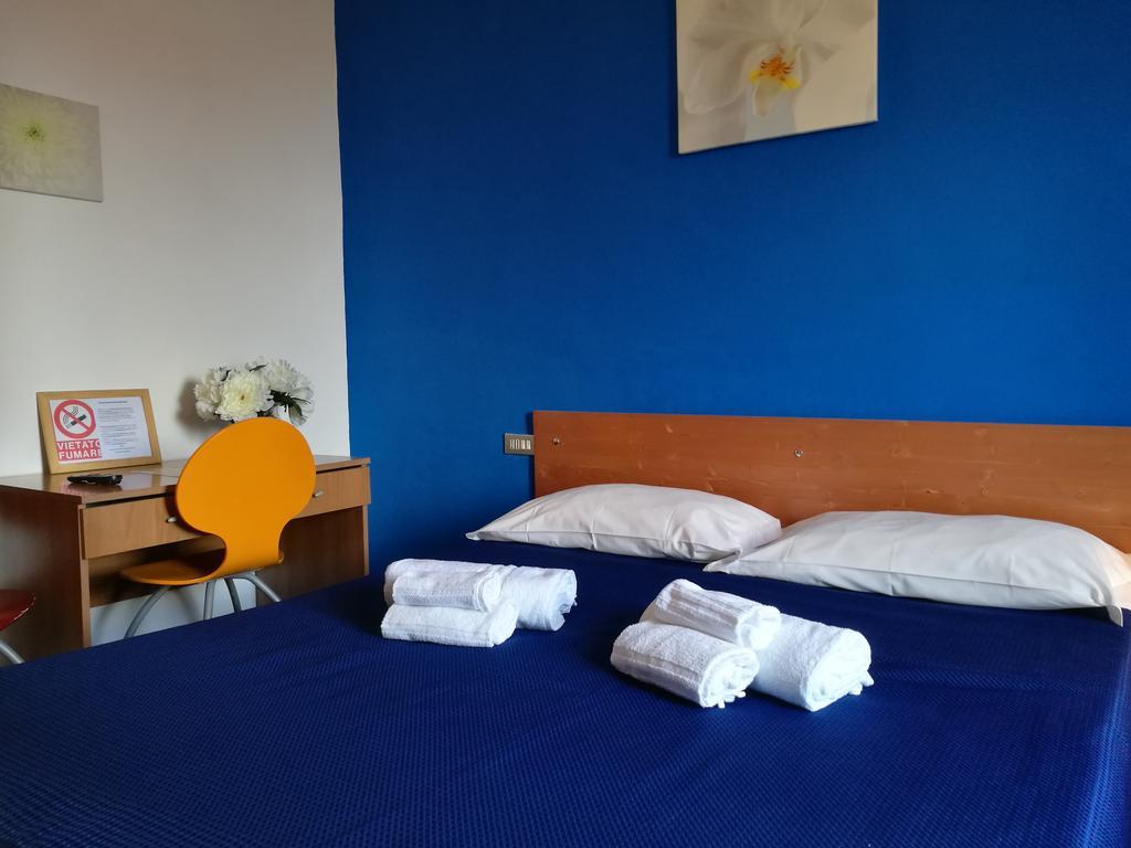 Ares Rooms Ρώμη Δωμάτιο φωτογραφία