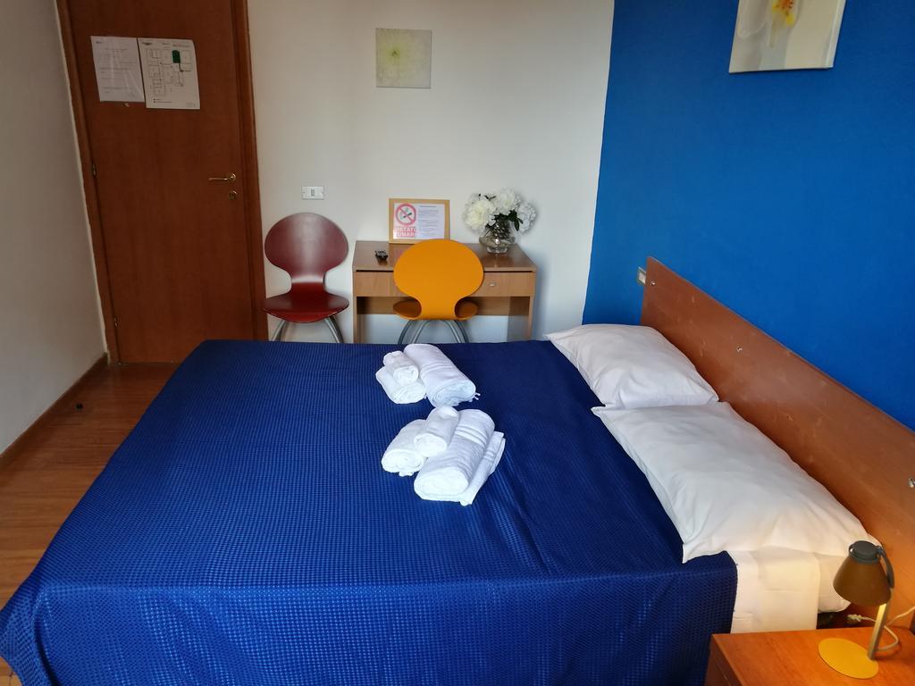 Ares Rooms Ρώμη Δωμάτιο φωτογραφία